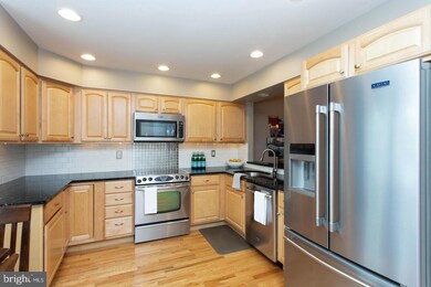 9626 Hadleigh Ct, Laurel, MD 20723 - photo 2