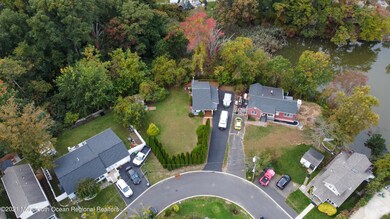 95 Wayside Dr, Keyport, NJ 07735 - photo 3