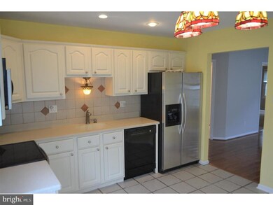 306 Woods Edge Dr, Langhorne, PA 19047 - photo 7