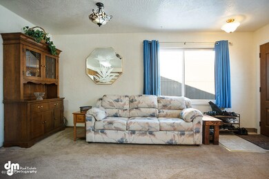 Living Room_ELK09217-SMALL