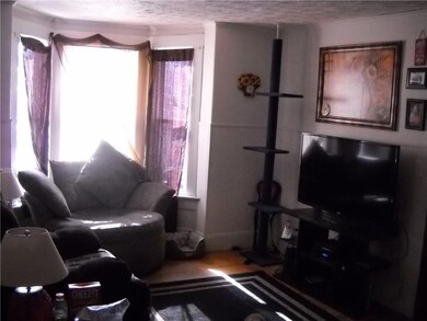 24 Living room