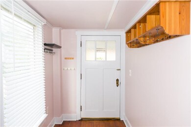 Entry way with plenty of storage