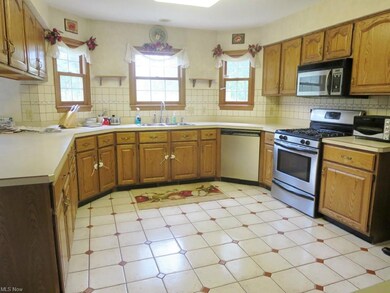 226 E Pioneer Trail, Aurora, OH 44202 - photo 7