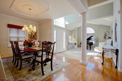 004_Dining & Living Room