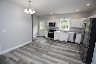 Kitchen & Dining