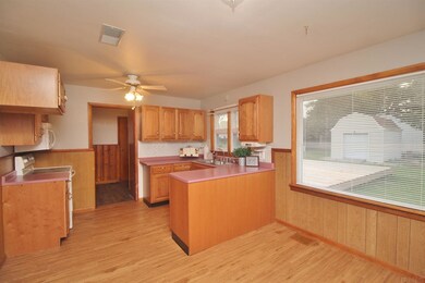 305 E Mulberry St, Converse, IN 46919 - photo 5