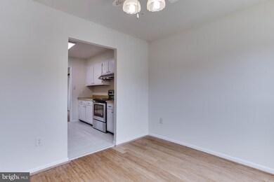 7022 Cipriano Woods Ct, Lanham, MD 20706 - photo 6