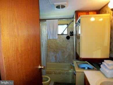 13 Mockingbird Ln, Phoenixville, PA 19460 - photo 4