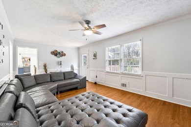 1118 Saybrook Cir NW, Lilburn, GA 30047 - photo 6