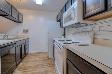 Kitchen (1)