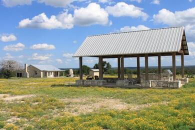 Rocksprings unit TX 78880 USA, Telegraph, TX 76849 - photo 6