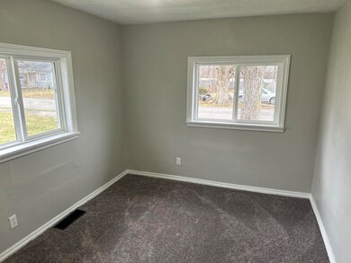 2204 W 30th St, Anderson, IN 46016 - photo 4