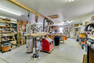 Detached Garage