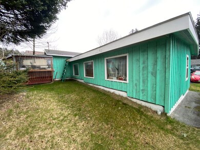 1013 Hemlock St, Kodiak, AK 99615 - photo 4