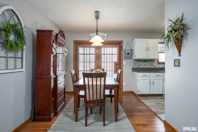 2806 E 35th St, Davenport, IA 52807 - photo 5