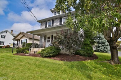 602 Heckman Ave, Nazareth, PA 18064 - photo 3