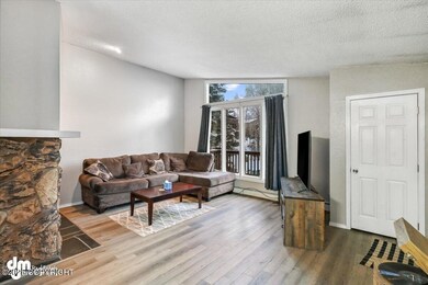 05-Living Room_SLS_-4772