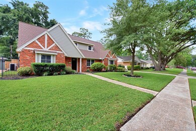 1023 Chamboard Ln, Houston, TX 77018 - photo 3