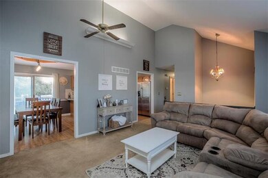 611 S Park Dr, Raymore, MO 64083 - photo 6