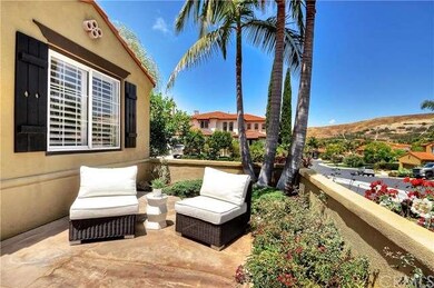 Front courtyard with open view of the surrounding 