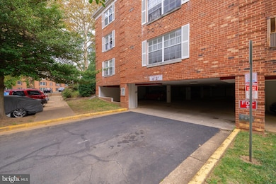 7621 Provincial Dr unit 304, McLean, VA 22102 - photo 4