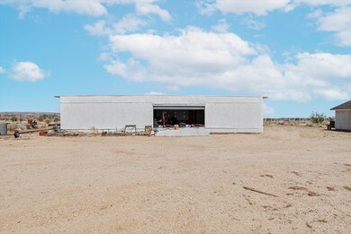 4584 50th St W, Rosamond, CA 93560 - photo 7