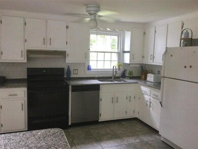 12 Hickory Dr, Amherst, NH 03031 - photo 4