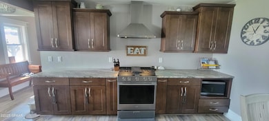 1806 Lincoln Ave NE, Devils Lake, ND 58301 - photo 6