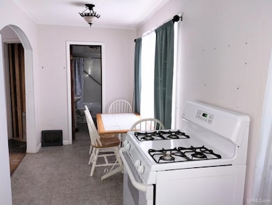 203.5 S Lincoln Rd, Escanaba, MI 49829 - photo 5