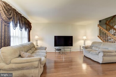 22051 Manning Square, Sterling, VA 20166 - photo 3