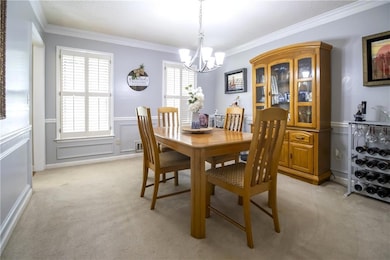 1527 Ridgewood Dr SW, Lilburn, GA 30047 - photo 4