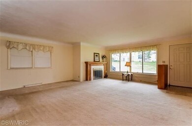 197 E Beech St, Cedar Springs, MI 49319 - photo 3