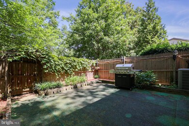 5906 Kingsford Rd unit 350, Springfield, VA 22152 - photo 7