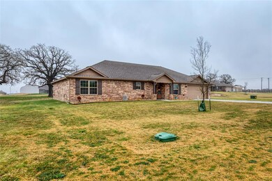 104 Springwood Ranch Loop, Springtown, TX 76082 - photo 2