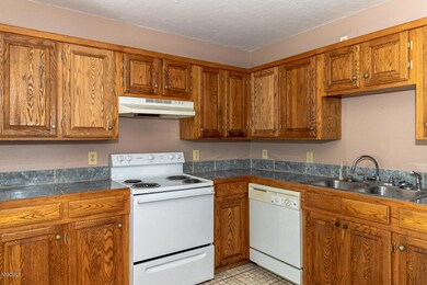 213 McCaughan Ave unit B, Long Beach, MS 39560 - photo 3