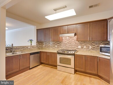 Dominion Heights unit 209, Arlington, VA 22207 - photo 3