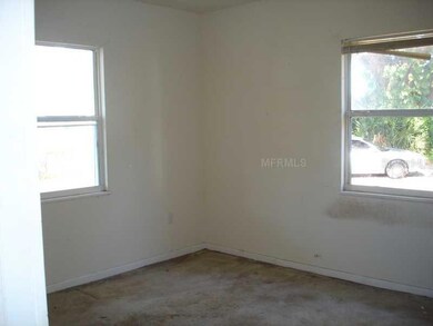 5519 Maple Ln, Tampa, FL 33610 - photo 5