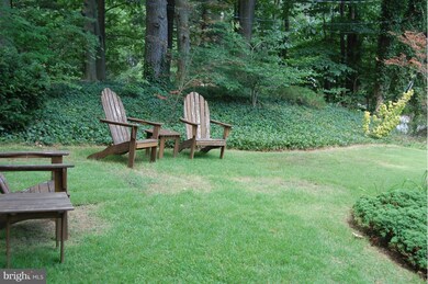 6365 Lakeview Dr, Falls Church, VA 22041 - photo 4