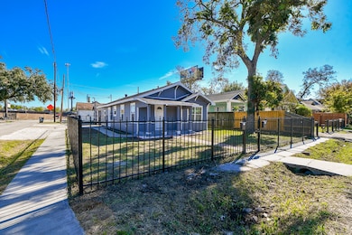 610 Vincent St, Houston, TX 77009 - photo 7