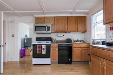 179 Ocean House Rd Cape-large-010-025-Un
