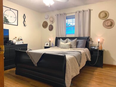 669 10th St NE, Linton, IN 47441 - photo 5