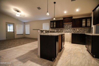 472 Plateau Dr, Socorro, TX 79927 - photo 3