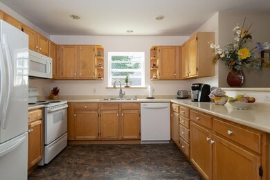 117 Juniper Dr, South Burlington, VT 05403 - photo 6