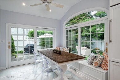 Solarium/Breakfast Room