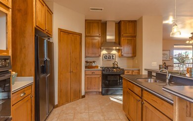 KITCHEN-WORKSPACE_5586