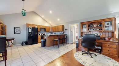 10-web-or-mls-201 Man O War Dr Lawrenceb