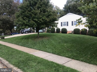 9211 Kristin Ln, Fairfax, VA 22032 - photo 2