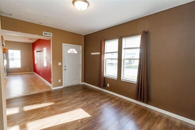 1218 8th St NW, Cedar Rapids, IA 52405 - photo 5