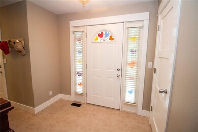 606 Crestview Ct, Center Point, IA 52213 - photo 7