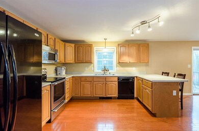 25 Maple Ave, Newton, NH 03858 - photo 4